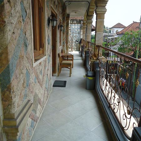 The Reinhold Guesthouse Bali Kerobokan Exteriör bild