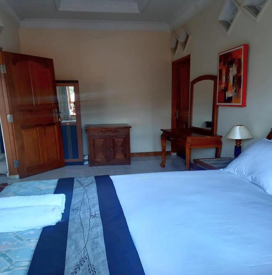 The Reinhold Guesthouse Bali Kerobokan Exteriör bild