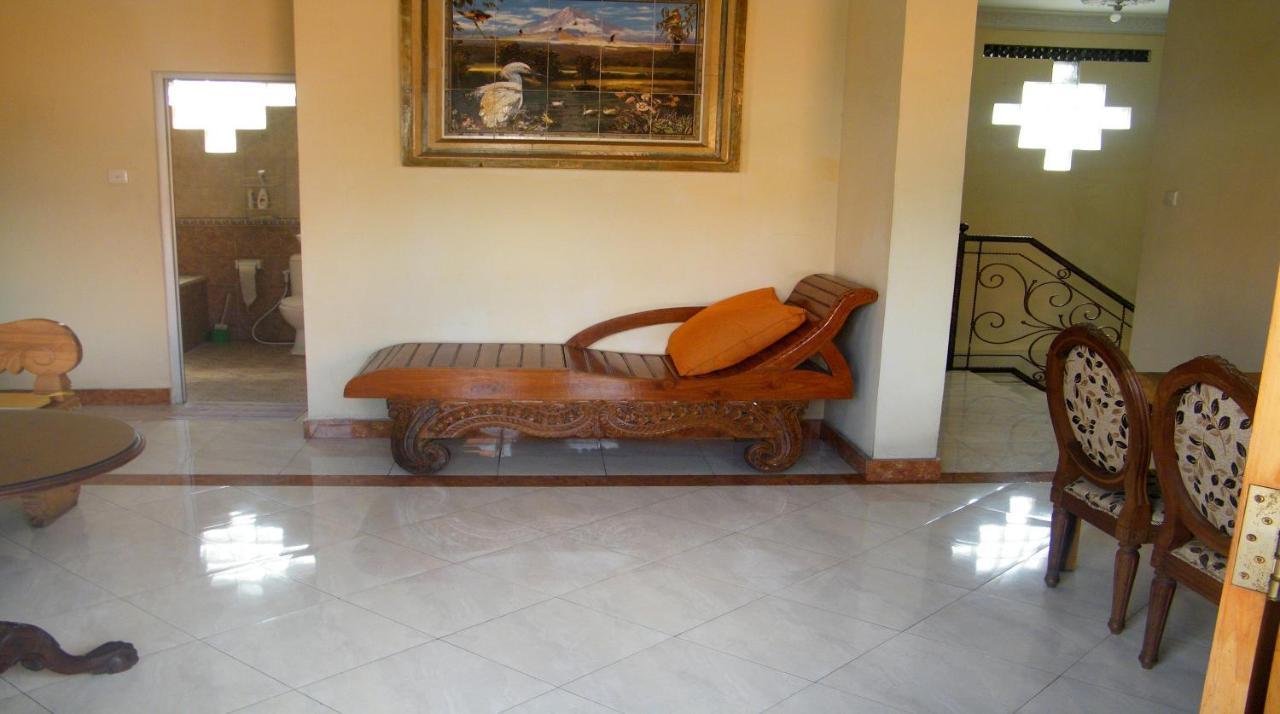 The Reinhold Guesthouse Bali Kerobokan Exteriör bild