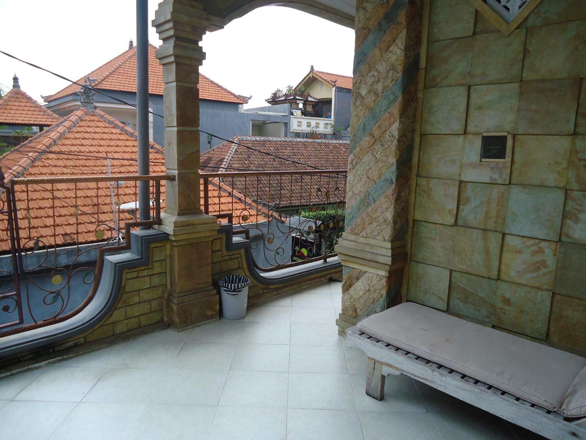 The Reinhold Guesthouse Bali Kerobokan Exteriör bild