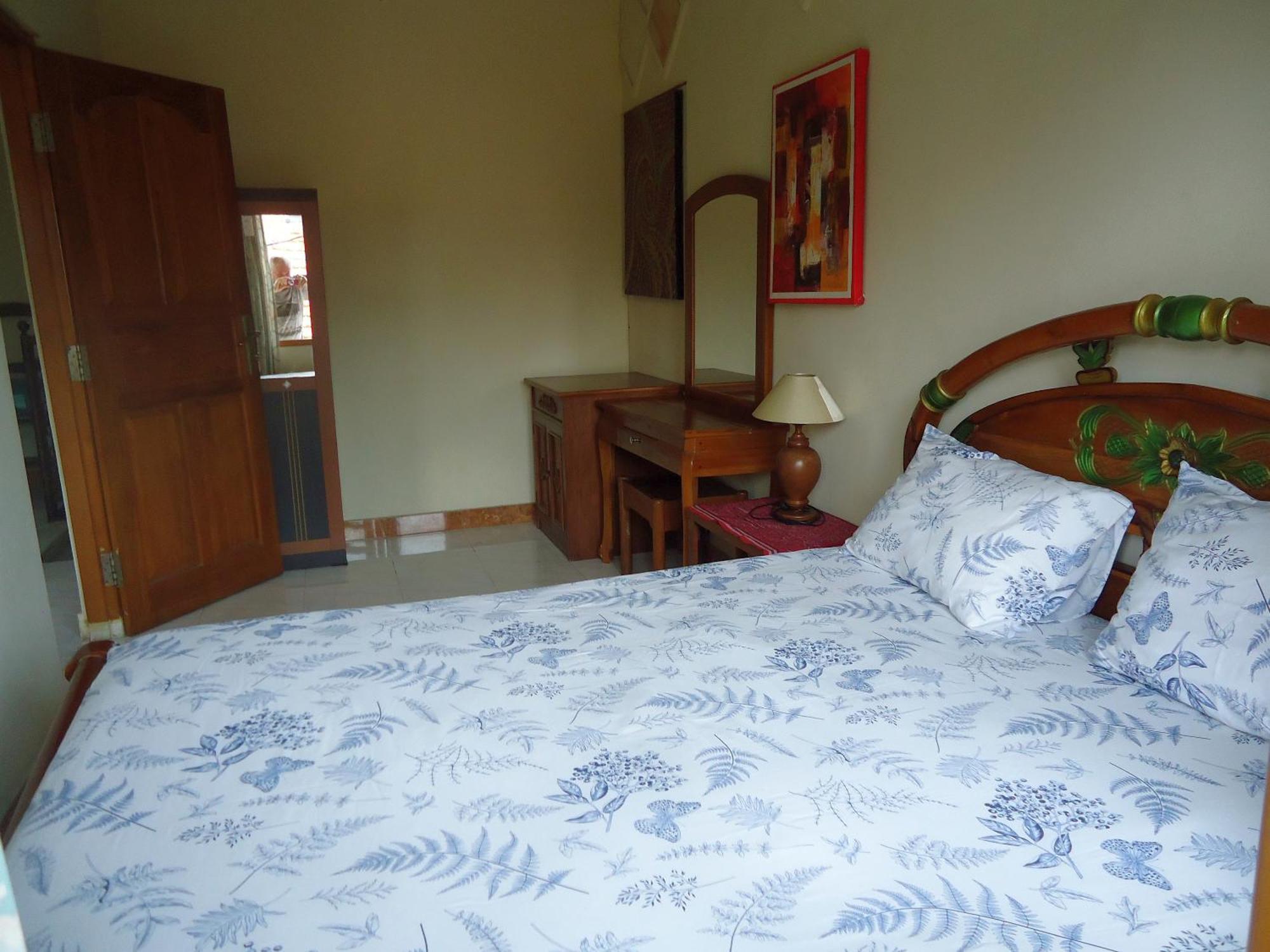 The Reinhold Guesthouse Bali Kerobokan Exteriör bild