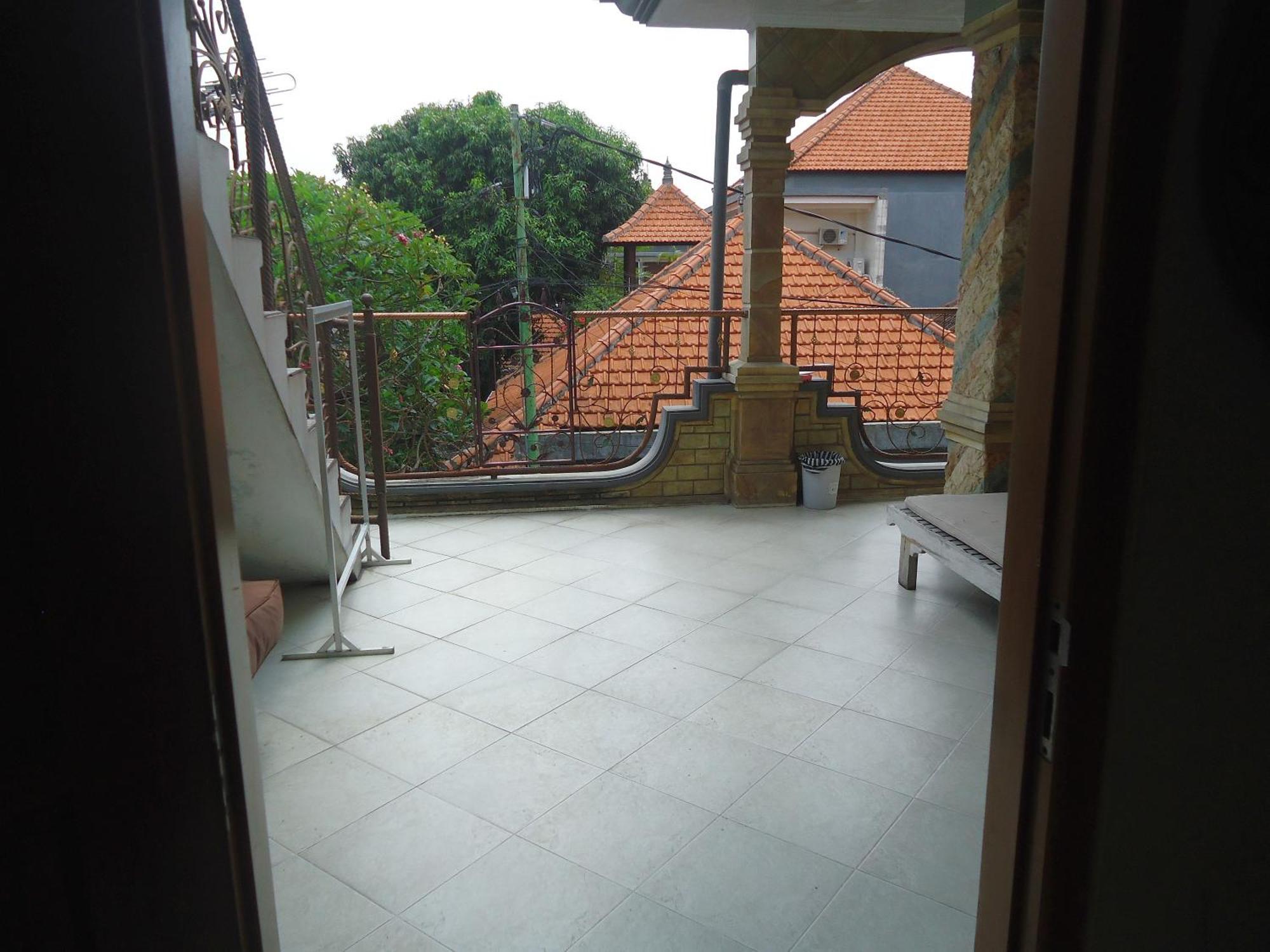 The Reinhold Guesthouse Bali Kerobokan Exteriör bild
