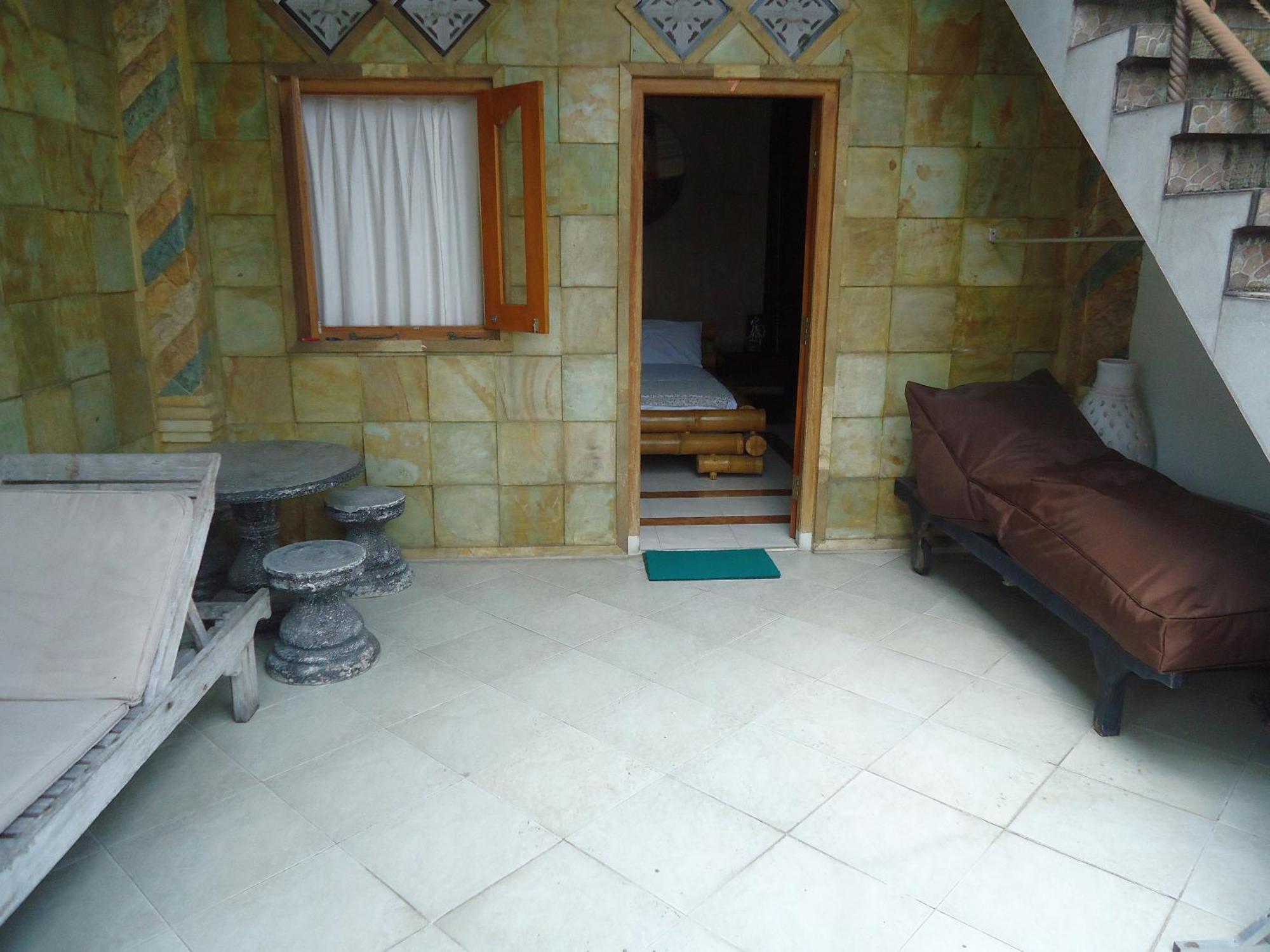 The Reinhold Guesthouse Bali Kerobokan Exteriör bild