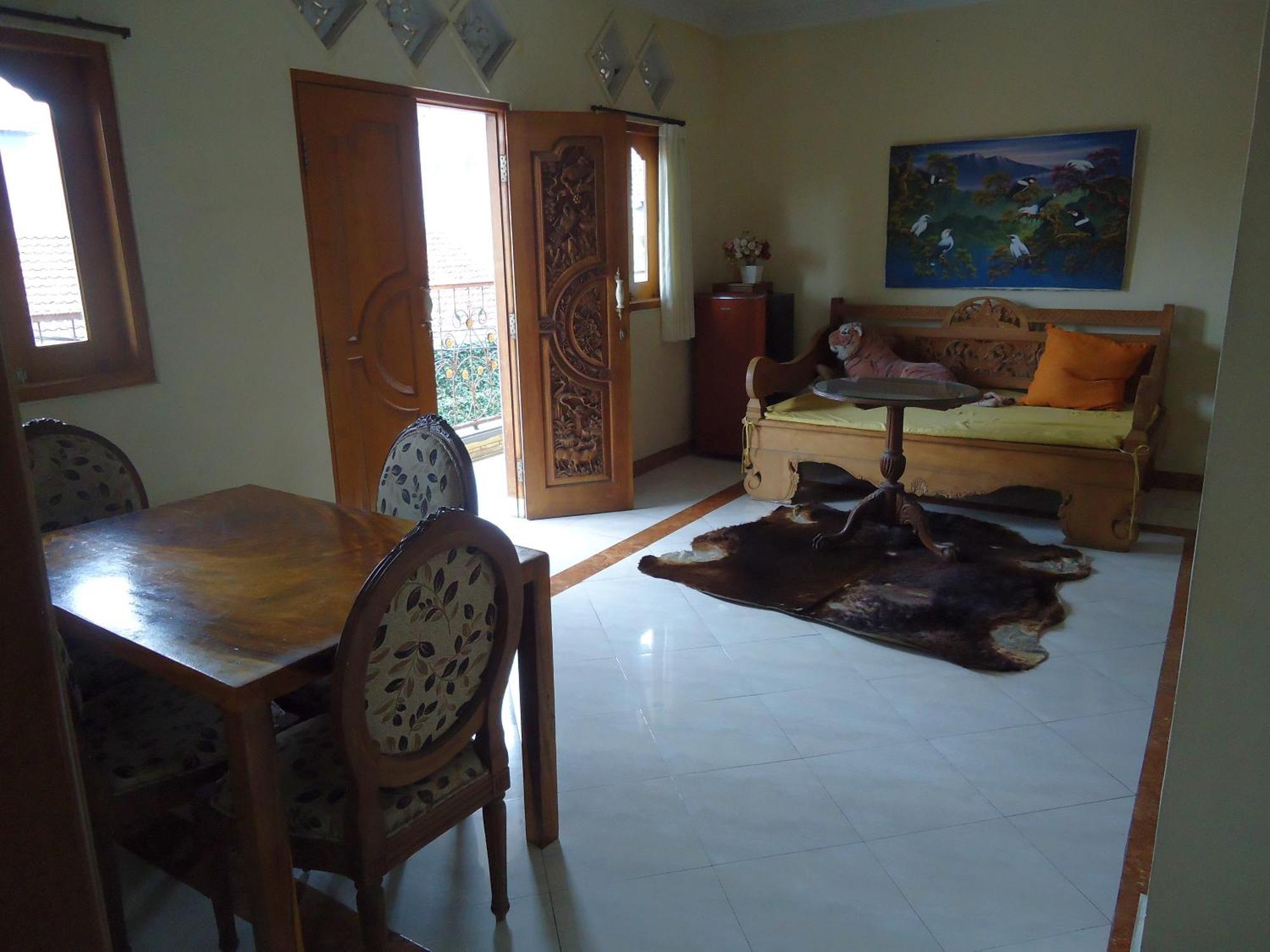 The Reinhold Guesthouse Bali Kerobokan Exteriör bild
