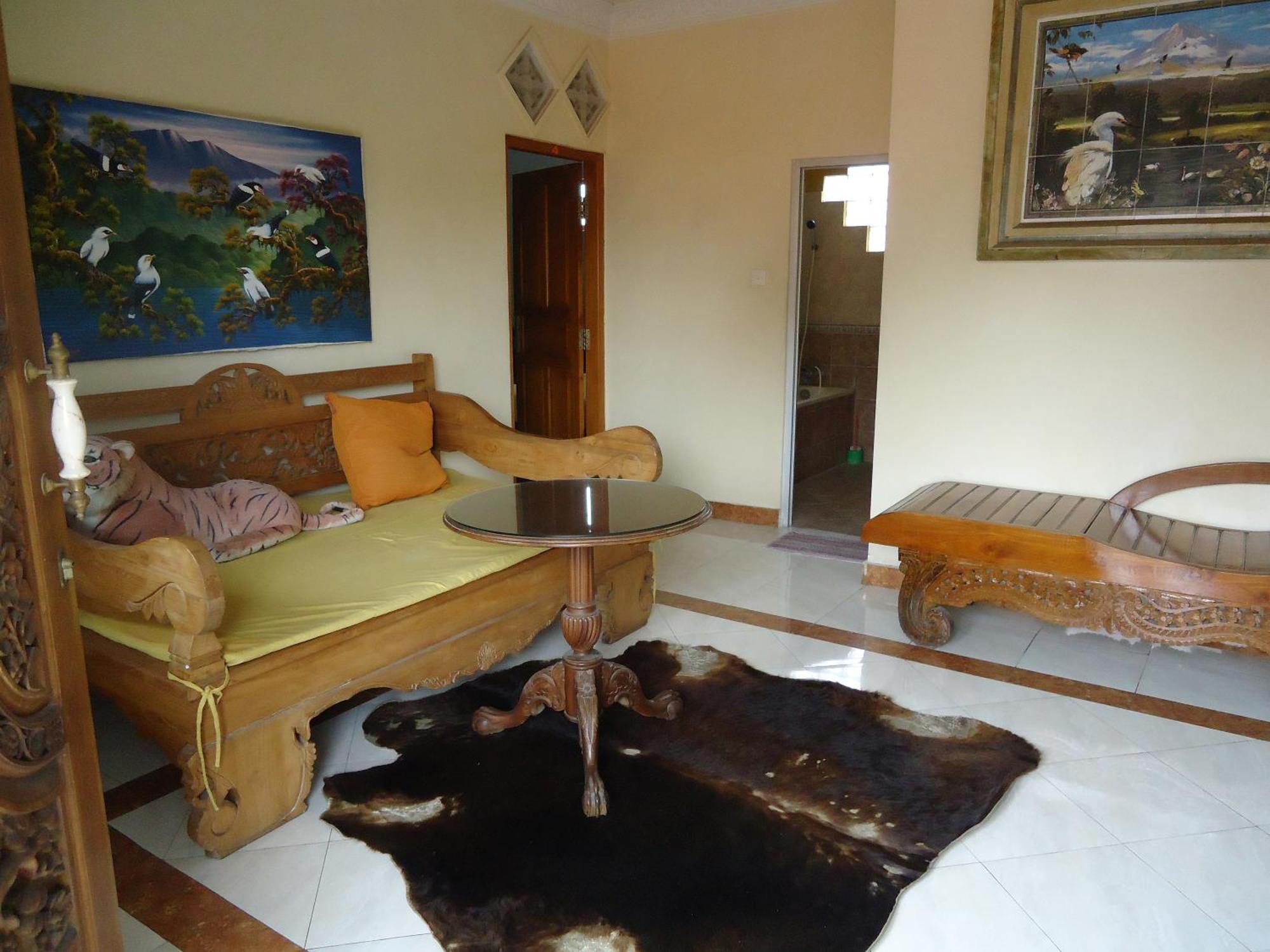 The Reinhold Guesthouse Bali Kerobokan Exteriör bild