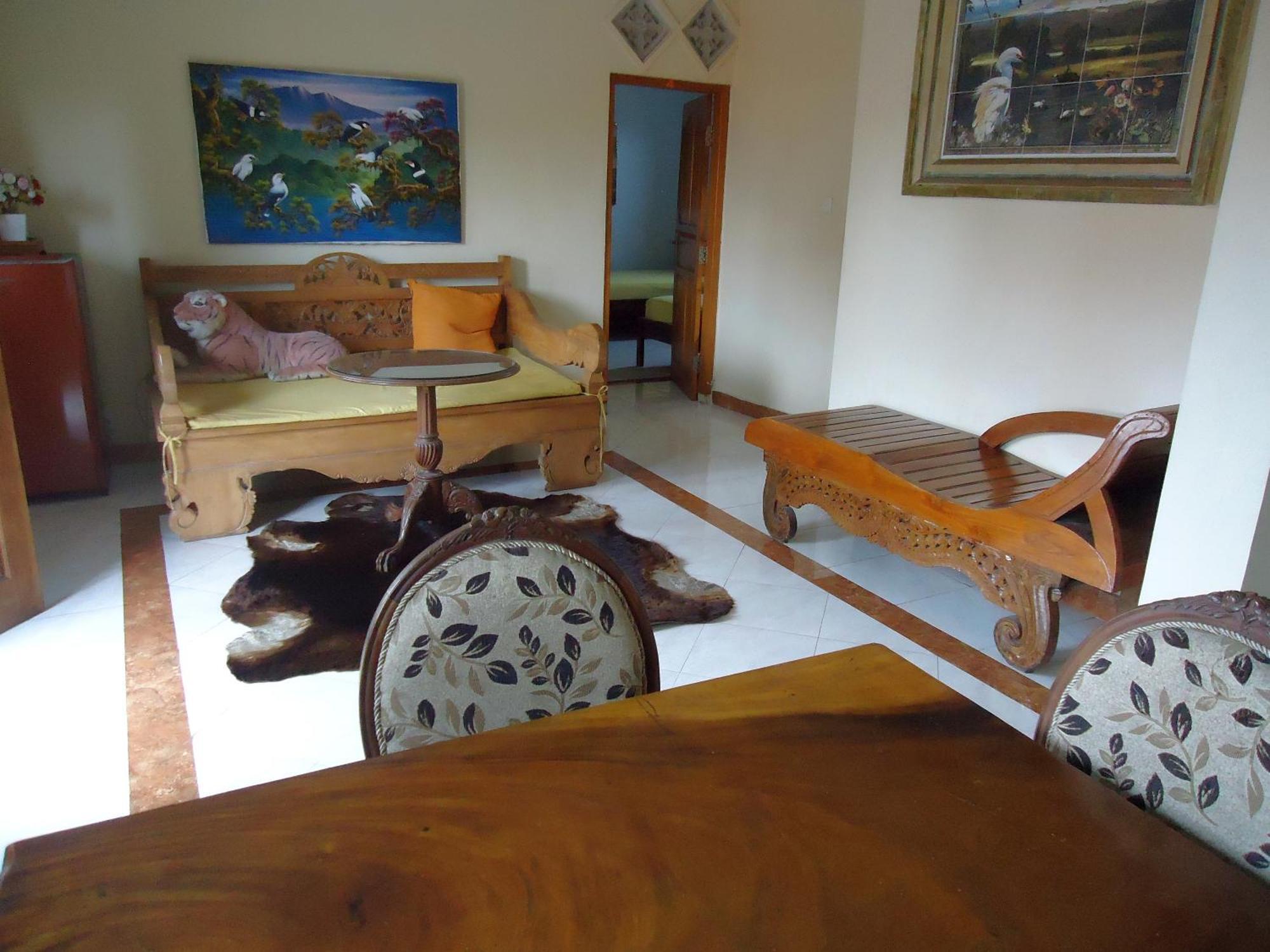 The Reinhold Guesthouse Bali Kerobokan Exteriör bild