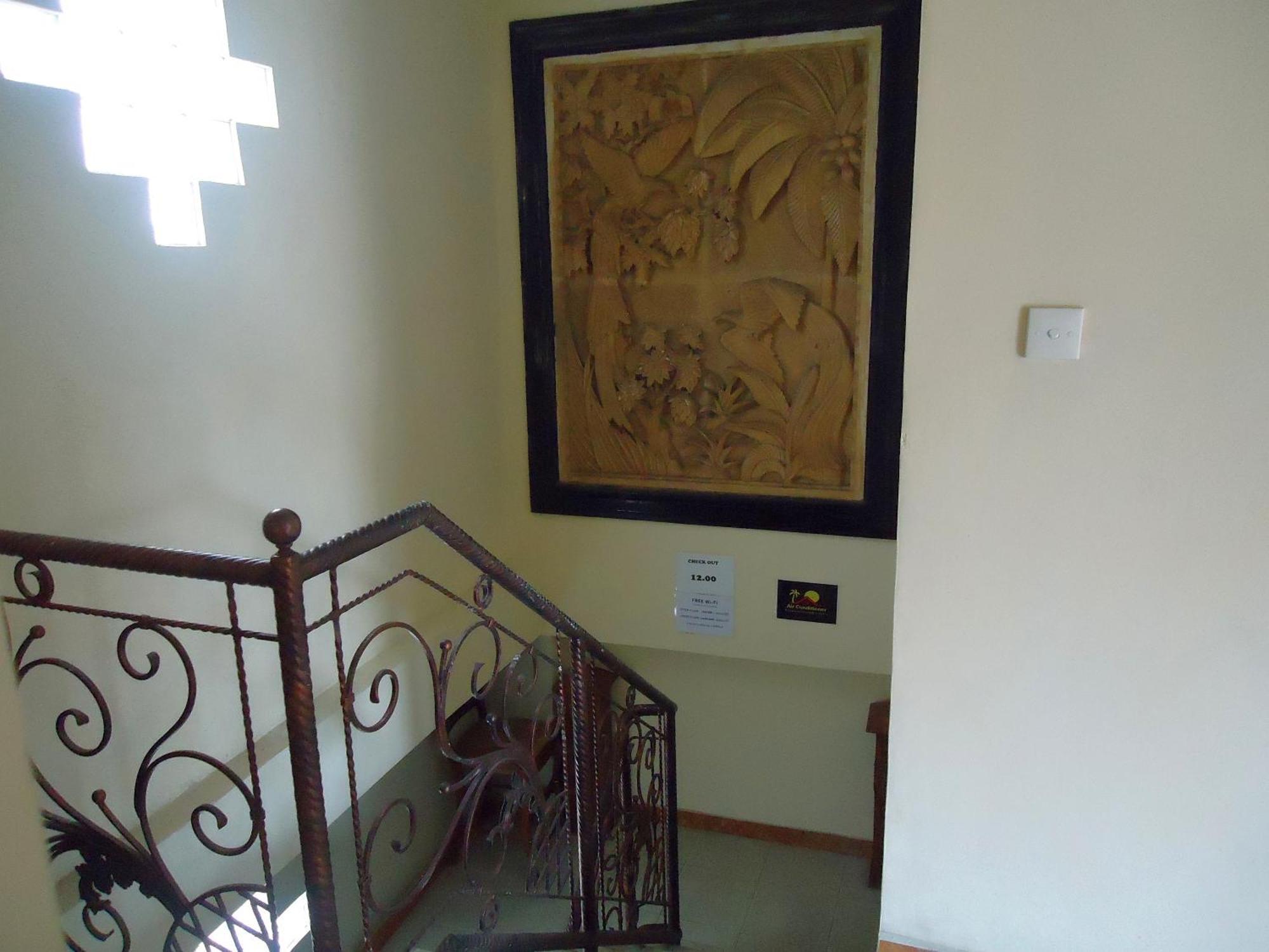 The Reinhold Guesthouse Bali Kerobokan Exteriör bild