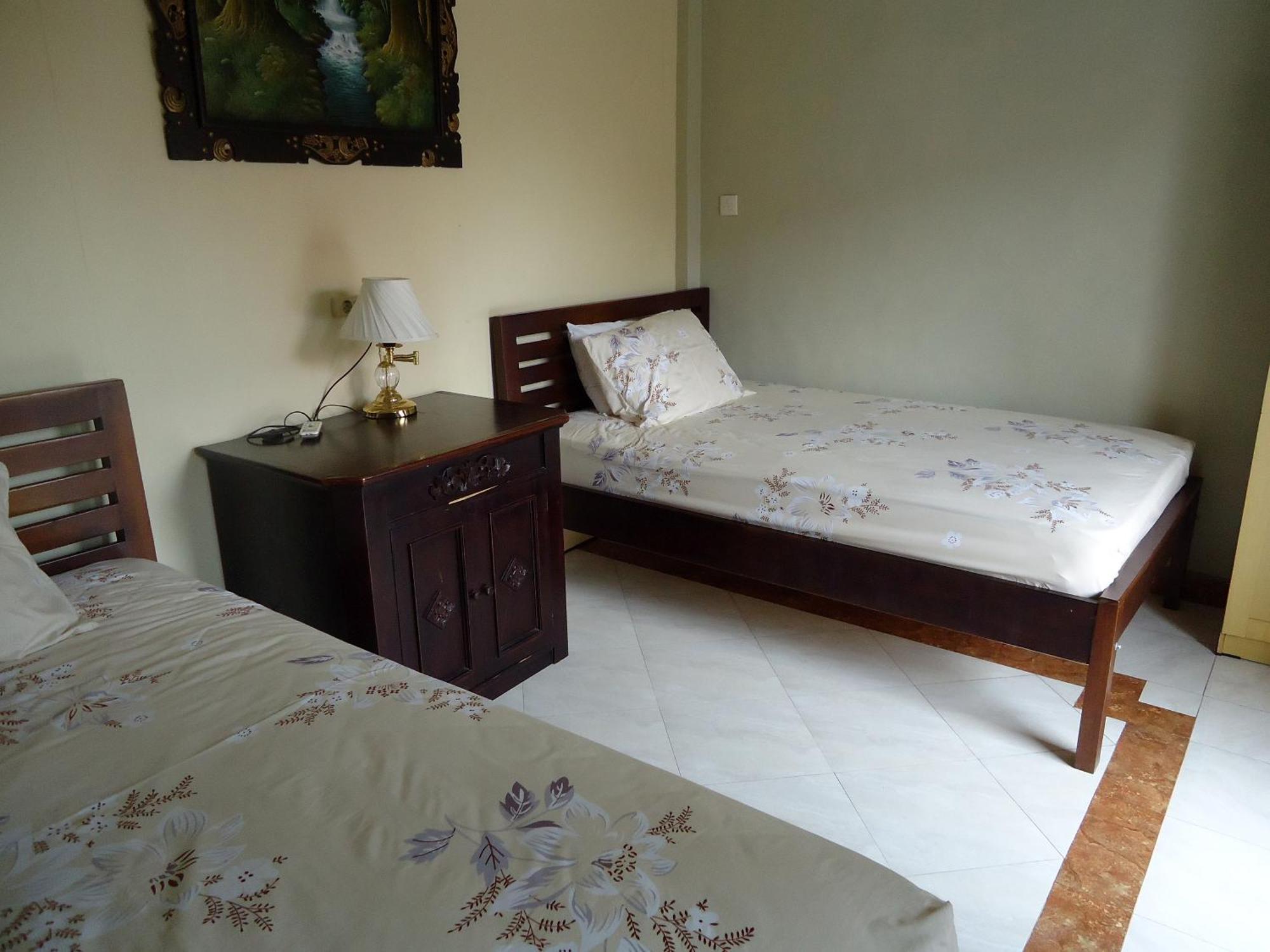 The Reinhold Guesthouse Bali Kerobokan Exteriör bild