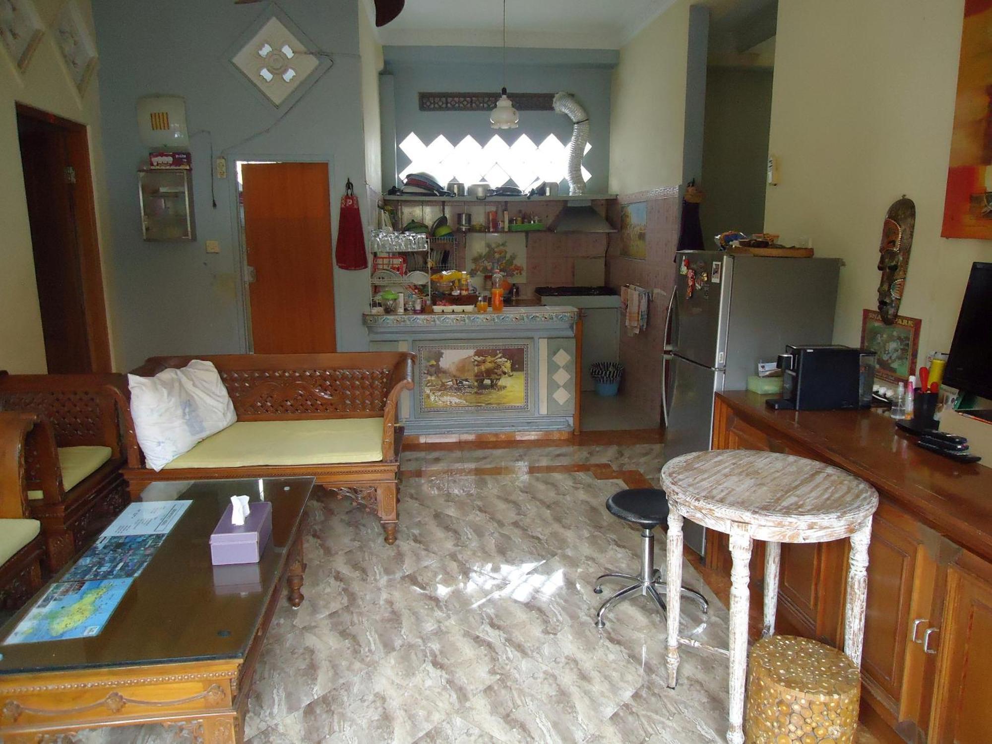The Reinhold Guesthouse Bali Kerobokan Exteriör bild